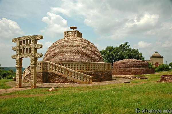 Sanchi-Stupa_3